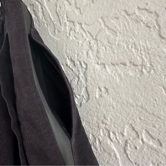 LULULEMON Athletic Shorts Men’s Medium Gym Casual Pockets - Picture 2 of 7